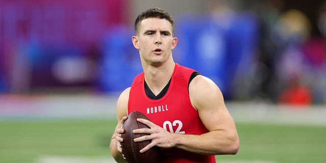 Georgia quarterback Stetson Bennett participates in a drill during the NFL Combine at Lucas Oil Stadium on March 4, 2023 in Indianapolis, Indiana. 