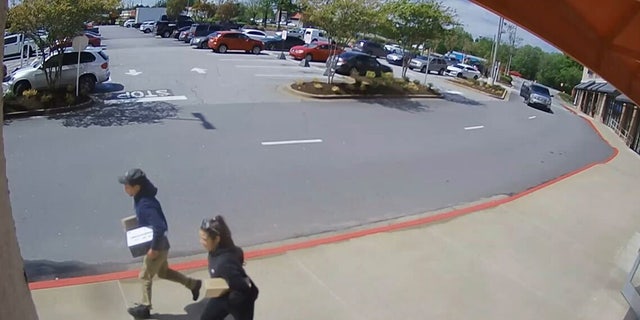 Suspects running from the Ulta store