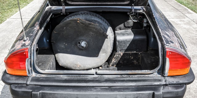 collins jaguar trunk