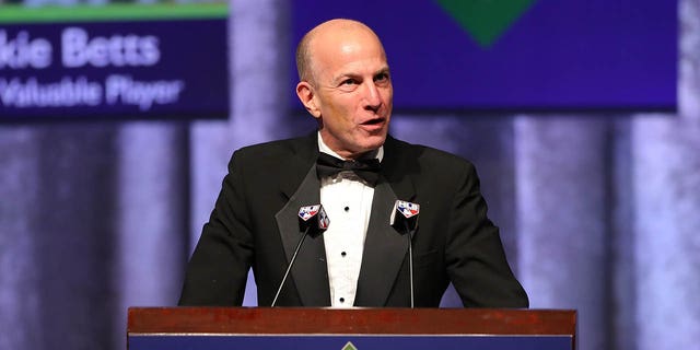 Sportscaster Gary Cohen introduces the 1969 New York Mets, winners of the Willie, Mickey and the Duke award during the 2019 Baseball Writers' Association of America awards dinner Jan. 26, 2019, at the New York Hilton Midtown Hotel in New York City. 