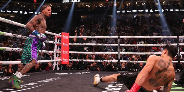 Gervonta Davis knocks down Ryan Garcia