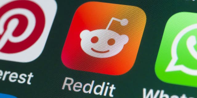 Reddit app button shown on screen