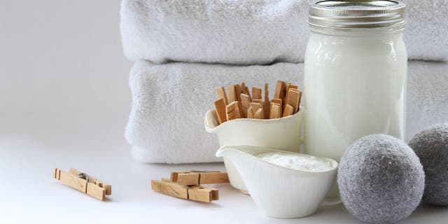 Powdered laundry borax can help remove bacteria and stains from bath towels and other linens.