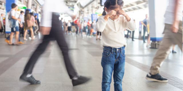 Los padres, tutores y niñeras pueden perder accidentalmente al niño si lo pierden de vista durante un largo período de tiempo.