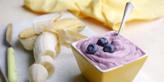 Some cottage cheese ice cream makers crush fresh fruit and blend it with their cottage cheese, which gives the frozen treat a vibrant color. Topping the dish with other fruit is also an option, but dietitians warn against adding too much sugar to your homemade ice cream. 