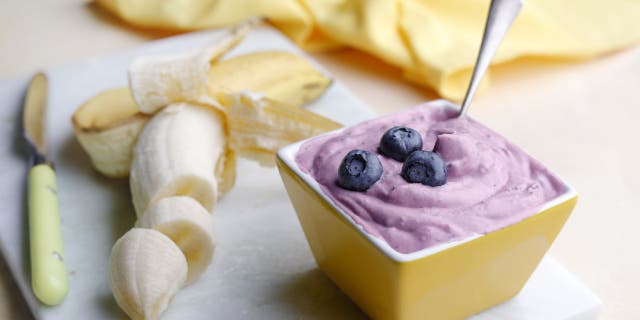 Some cottage cheese ice cream makers crush fresh fruit and blend it with their cottage cheese, which gives the frozen treat a vibrant color. Topping the dish with other fruit is also an option, but dietitians warn against adding too much sugar to your homemade ice cream. 