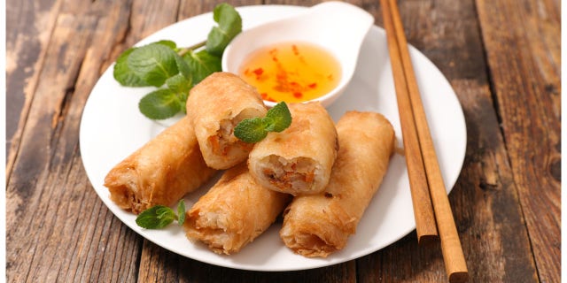 The spring rolls that the Reddit user ordered contained minced shrimp, unbeknownst to his shrimp-hating girlfriend.