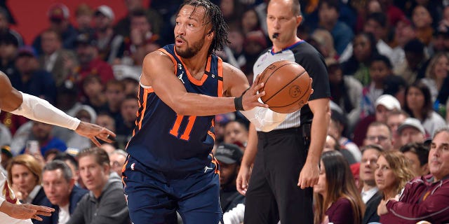 Jalen Brunson contra los Cavs