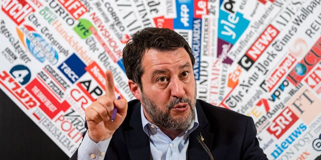 El ministro de Infraestructura de Italia, Matteo Salvini, está evaluando el apoyo para revivir una propuesta milenaria para construir un puente que una a Sicilia con el continente del país.
