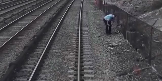 NY toddler train tracks rescue