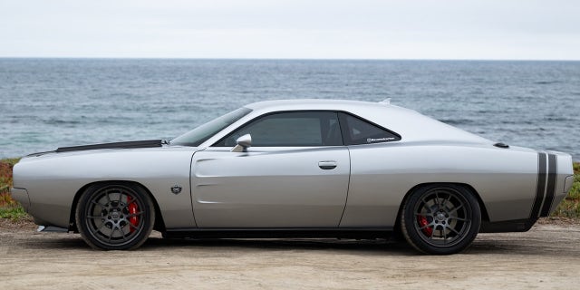 Quicksilver weighs 400 pounds less than a Challenger.