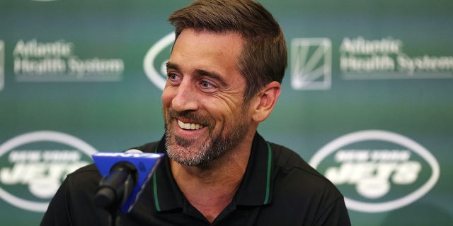 Aaron Rodgers en la Conferencia de los Jets