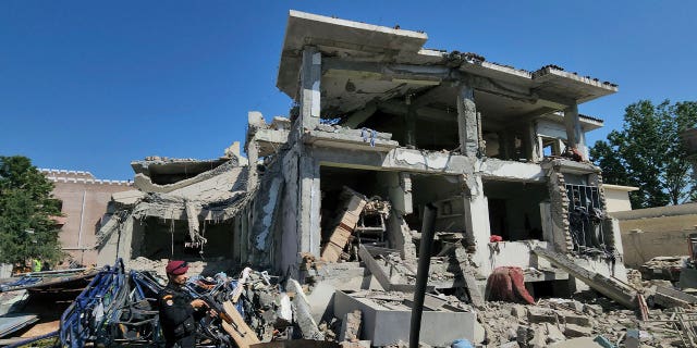 Pakistan damaged building