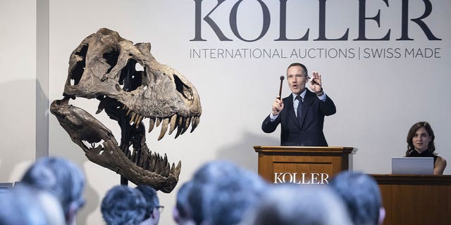 T. rex auction