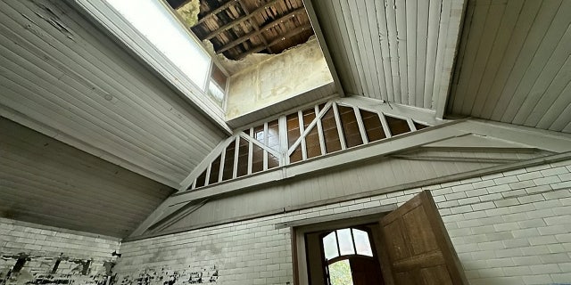 spooky house