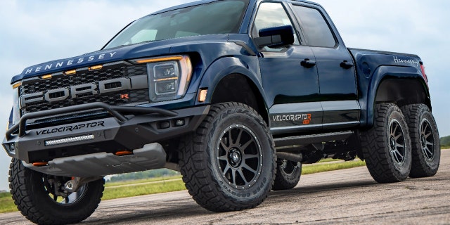 velociraptor 6x6