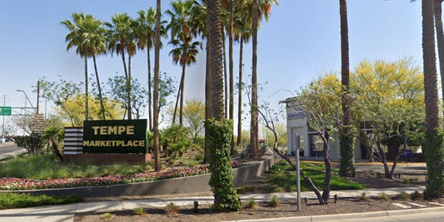 Tempe Marketplace mall exteriors