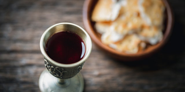 last supper bread and wine