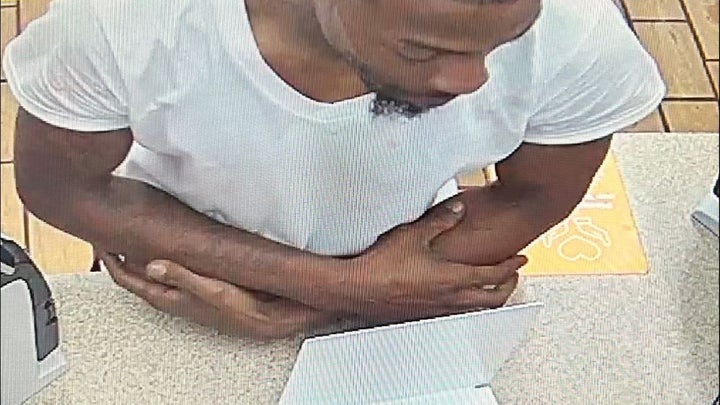 Florida robbery suspect fleeing police shot 8 times by store clerk: ‘Swift end to dirtbag’s crime spree’ Florida robbery suspect fleeing police shot 8 times by store clerk: ‘Swift end to dirtbag’s crime spree’