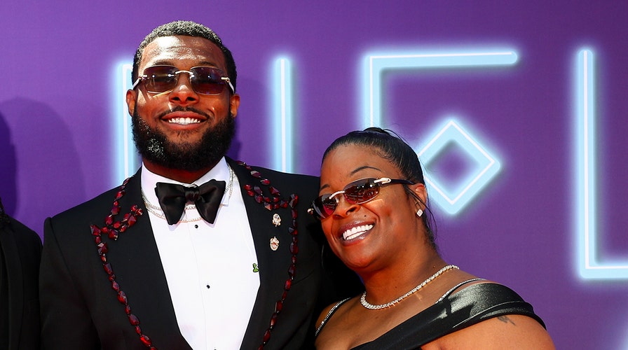 Giants DE Kayvon Thibodeaux surprises mom with new house: 'It's a