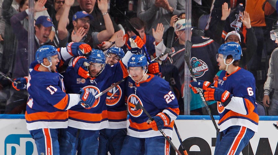 Islanders Score 4 Late Goals To Take Pivotal Game 3 Against Hurricanes ...