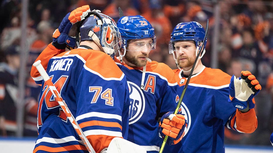 Oilers beat Kings 4-2 in Game 2 to tie first-round series
