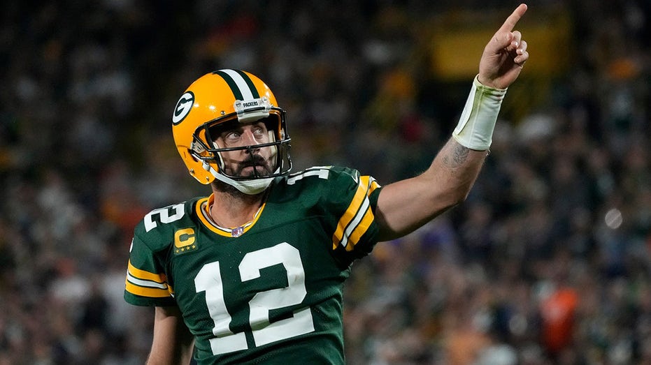 Aaron Rodgers: New York Jets general manager calls deal 'historic' for the  franchise