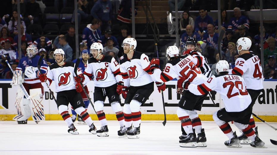 Devils' Dougie Hamilton sinks Rangers in Game 3