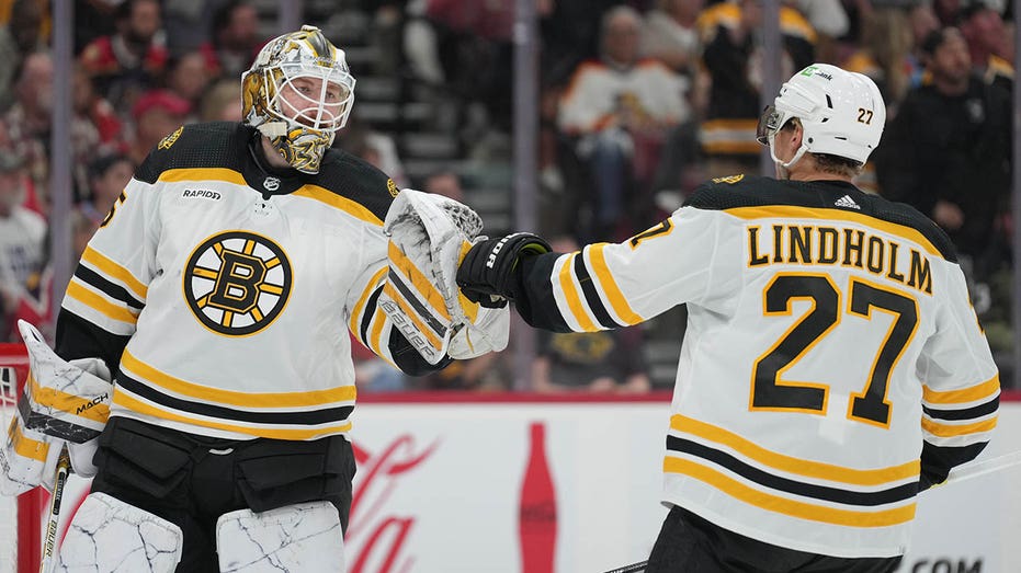 Record-breaking Bruins earn huge Game 3 win over Panthers to take series lead