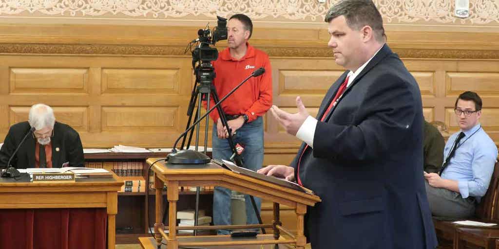 Former Kansas lawmaker convicted of COVID-19 relief fraud tries to avoid prison time - Vimarsana News
