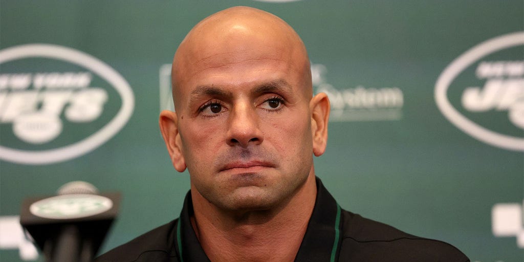 Jets security had to escort Robert Saleh out of team building after firing: reports