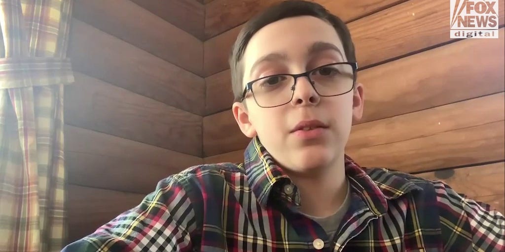 7th-grade student fights back after school told him to change his 'There are only two genders' t-shirt - Vimarsana News