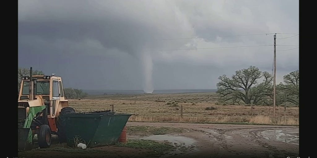 Tornadoes tear through Plains states, damaging buildings - Vimarsana News