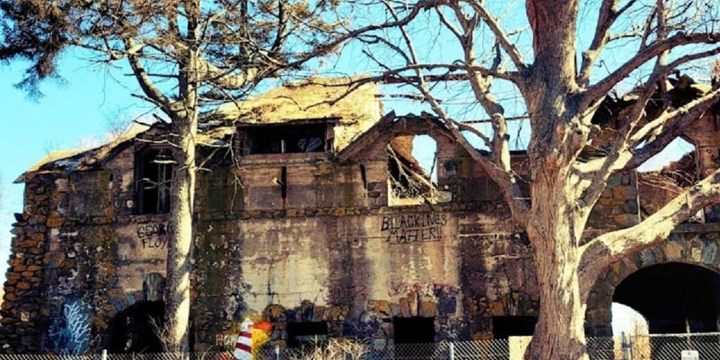 Teens hospitalized in Rhode Island after roof collapses at state park abandoned building - Vimarsana News