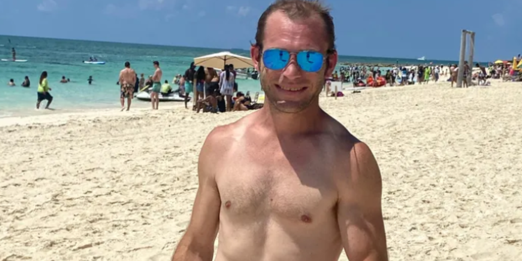 FBI investigating after man falls from Carnival Cruise ship, remembered as 'social butterfly' - Vimarsana News