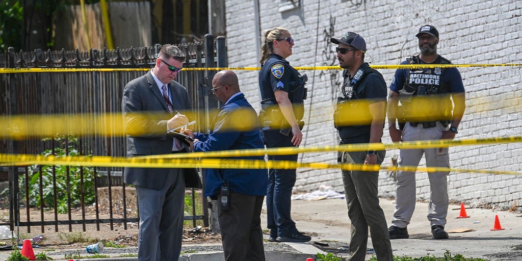 Baltimore cop shoots, hospitalizes armed teen during foot chase - Vimarsana News