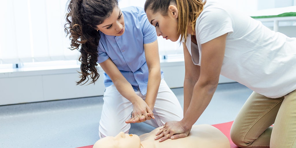 Athletes, lawmakers and health experts unite to promote CPR and AED training - Vimarsana News