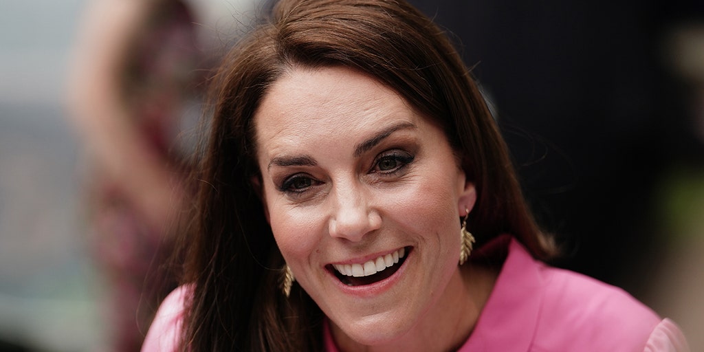 Kate Middleton says she's 'not allowed' to sign autographs when asked by child: 'One of those rules' - Vimarsana News