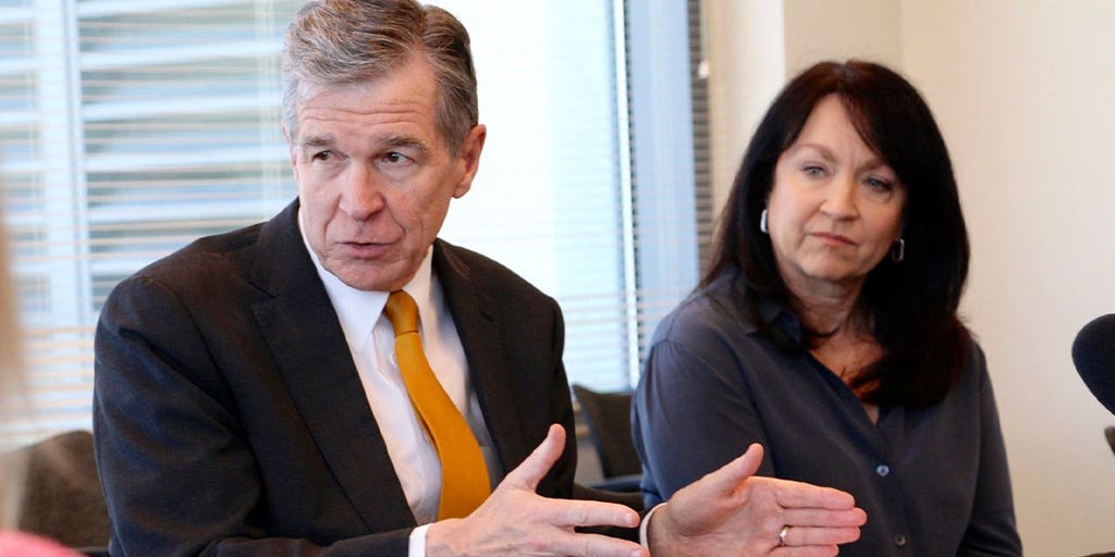 NC governor makes last-minute bid to persuade a Republican to sustain his veto on abortion-restricting bill - Vimarsana News