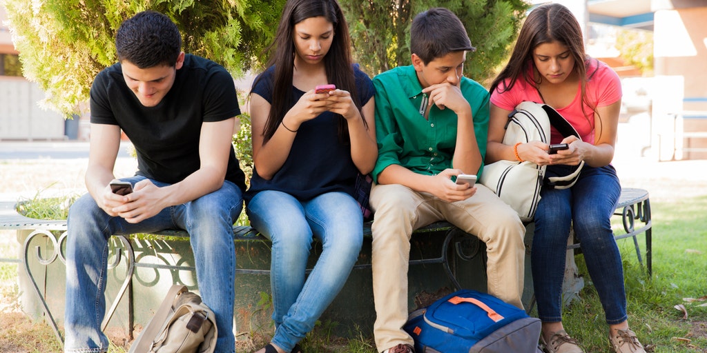 England takes drastic action on student cellphones amid slew of concerns: 'Positive and progressive step' - Vimarsana News