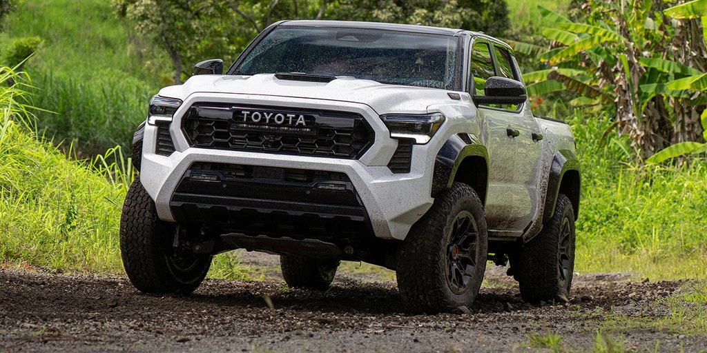 All-new 2024 Toyota Tacoma revealed as a hybrid Trailhunter - Vimarsana News