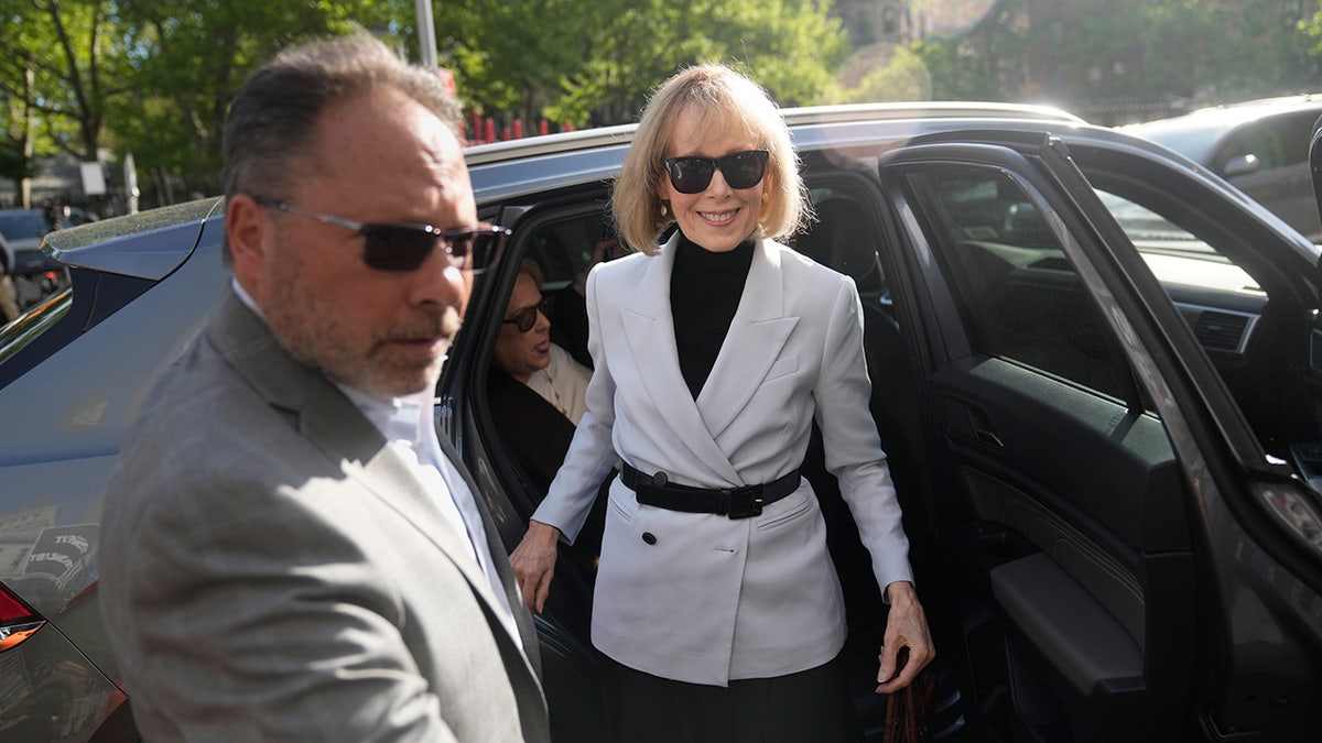 E. Jean Carroll gets out of car outside federal courhouse