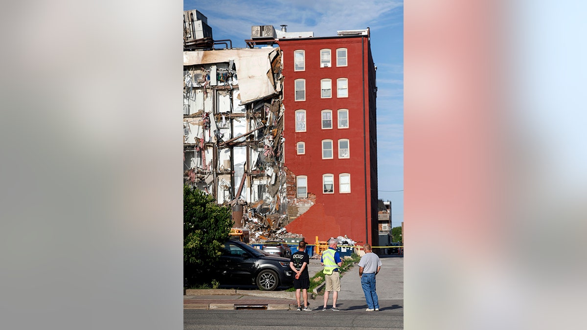 Iowa apartment building partially collapses, prompting massive rescue ...