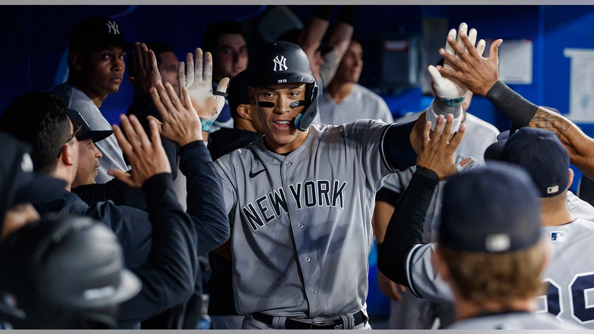 Aaron Judge celebrates home run