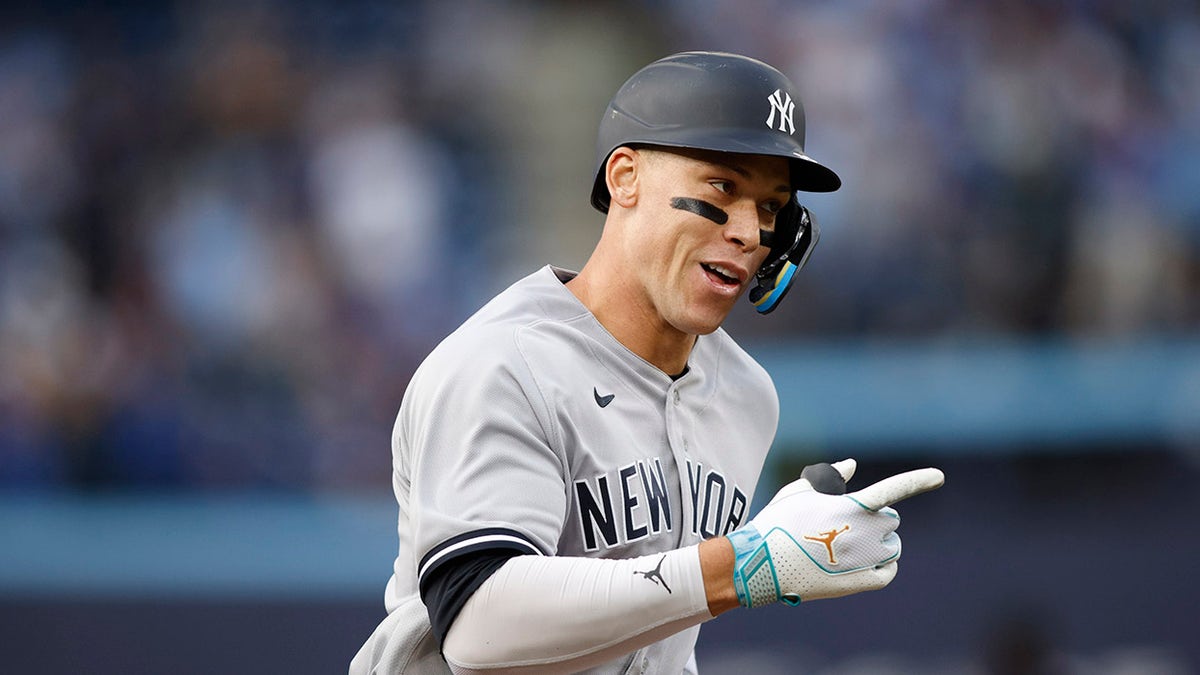Blue Jays broadcasters pick up on Aaron Judge's odd look toward dugout  moments before mammoth home run