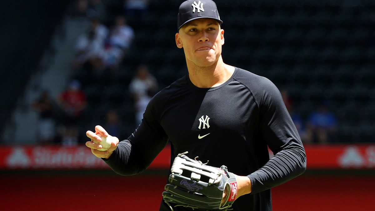 Aaron Judge warming up