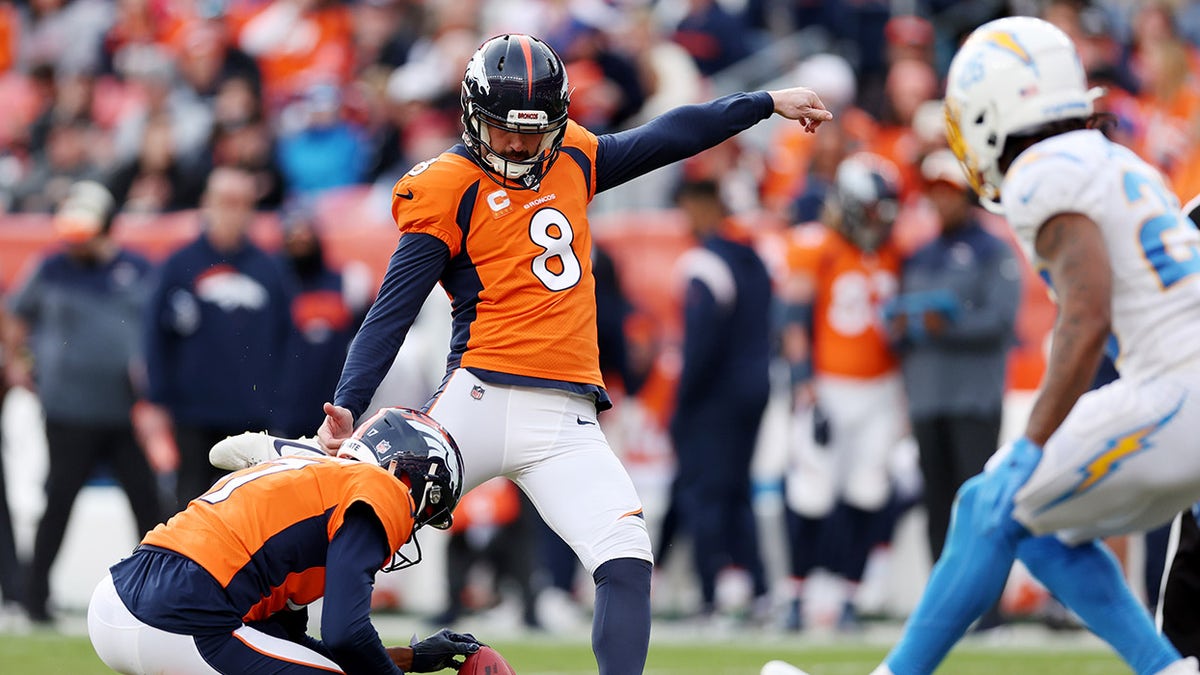 Brandon McManus kicks field goal