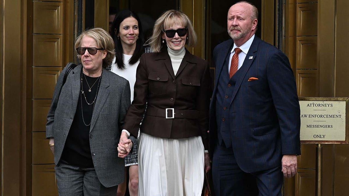 E. Jean Carroll leaves a Manhattan court house