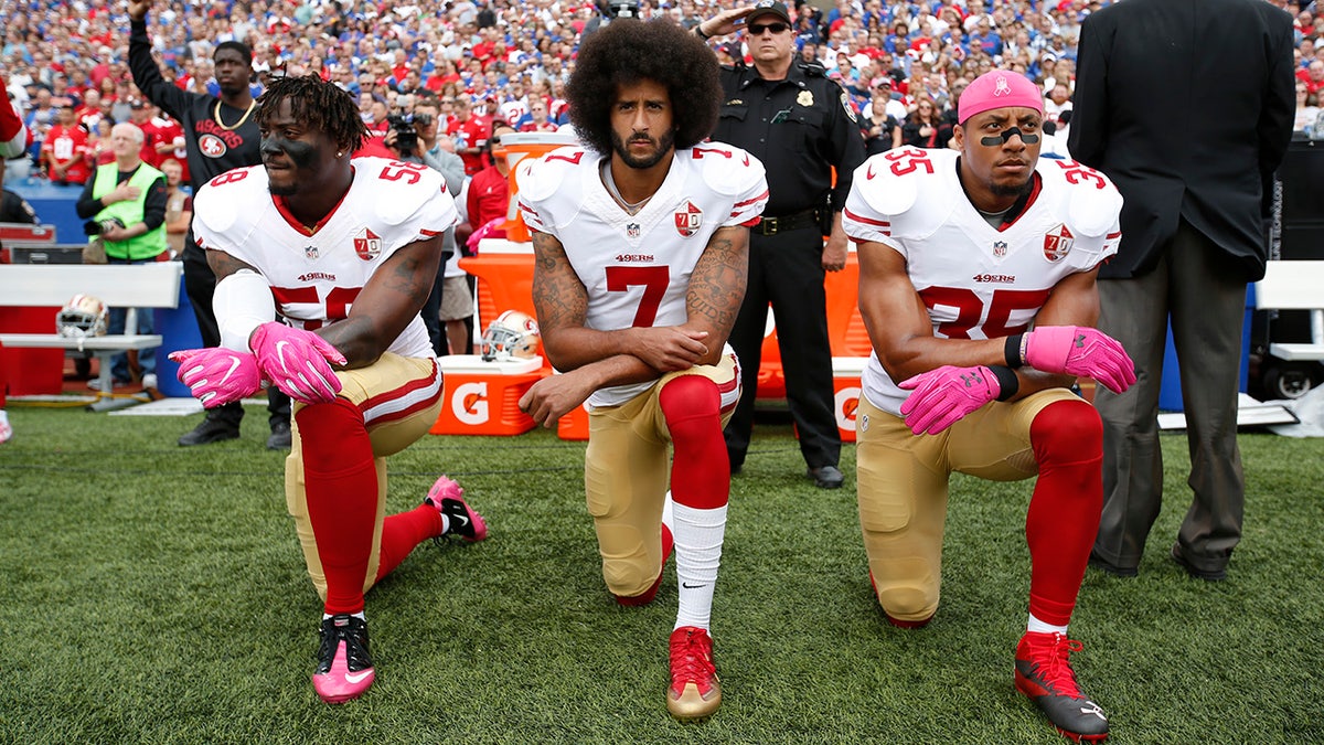 Colin Kaepernick kneels in 2016