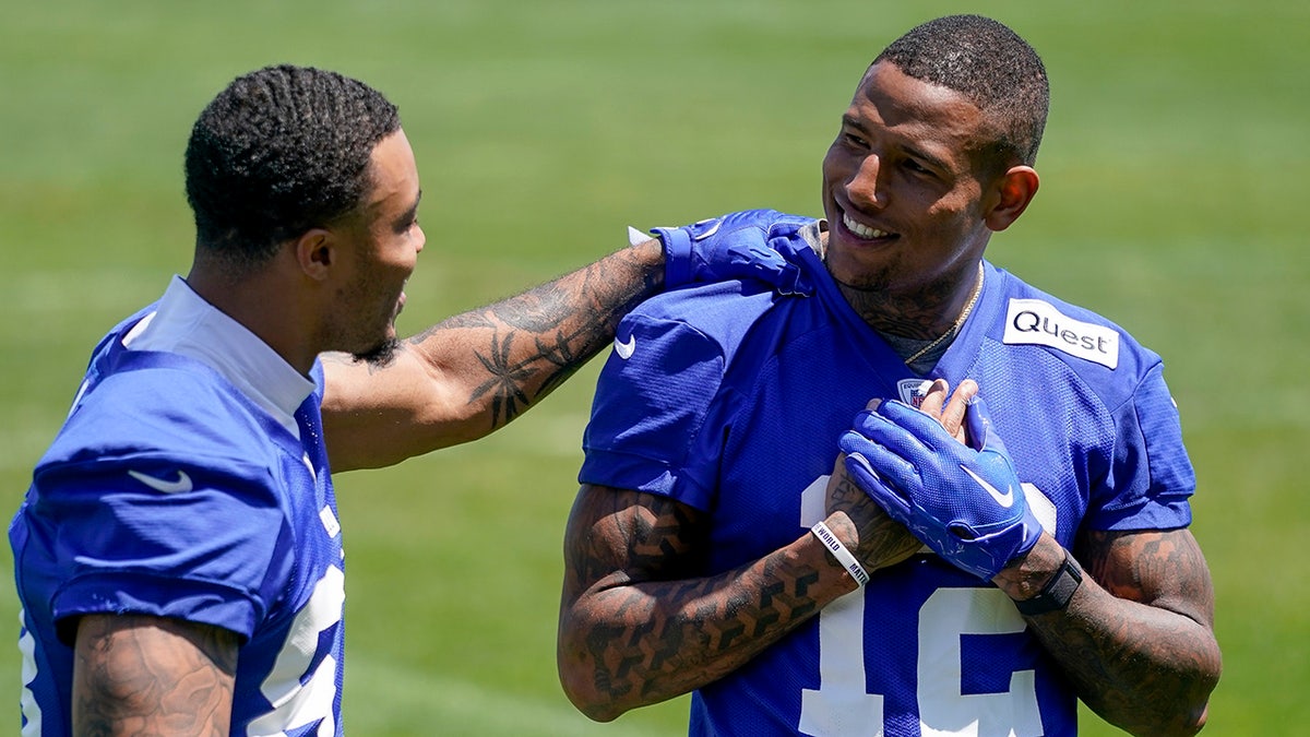 Giants' Darren Waller thinks he is better because of his superstar wife 